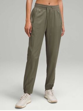 Women’s Lululemon License to Train High-Rise Pant | Size 8 Like NEW